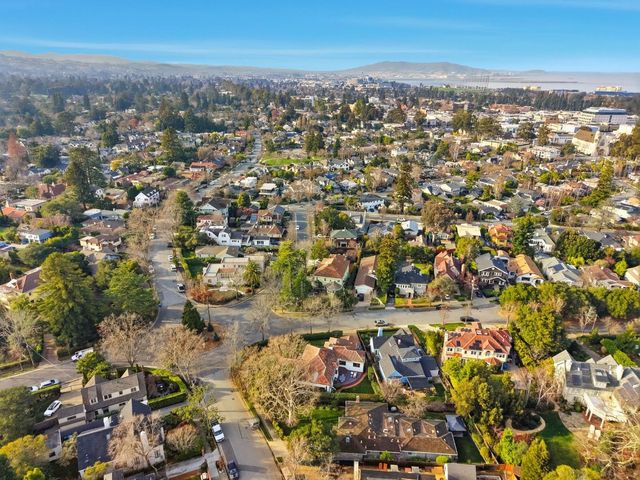 195 Warren Road, San Mateo, CA 94401