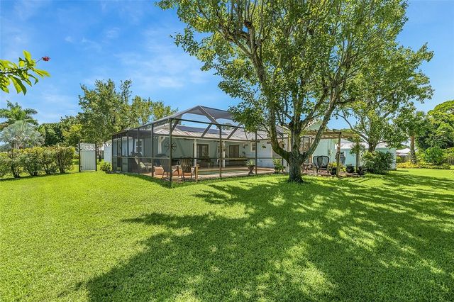 1745 17th Avenue SW, Vero Beach, FL 32962