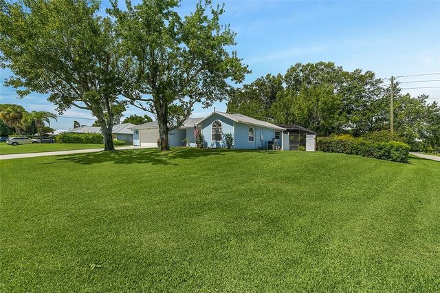 1745 17th Avenue SW, Vero Beach, FL 32962
