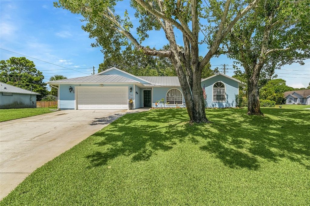 1745 17th Avenue SW, Vero Beach, FL 32962