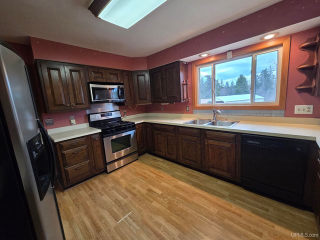 200 Station Road, Gwinn, MI 49841