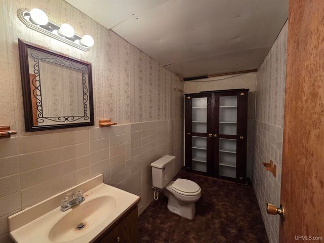 200 Station Road, Gwinn, MI 49841