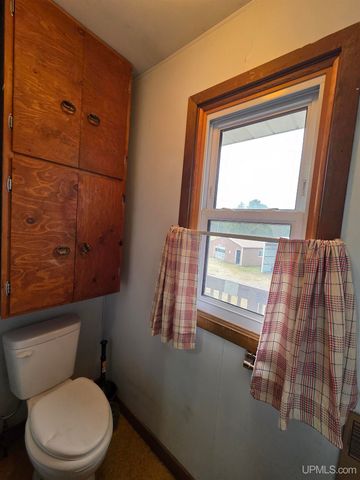 200 Station Road, Gwinn, MI 49841