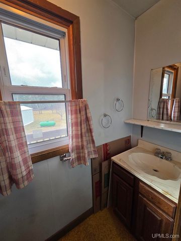 200 Station Road, Gwinn, MI 49841