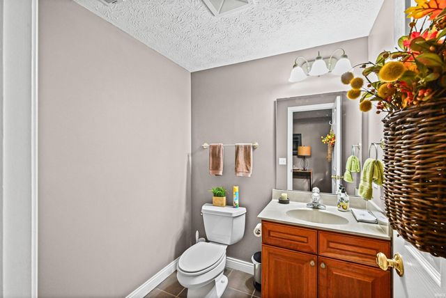 663 N Admirals Pointe Drive, Lafayette, IN 47909