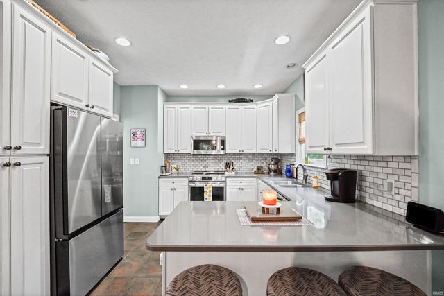 663 N Admirals Pointe Drive, Lafayette, IN 47909