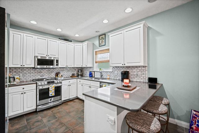 663 N Admirals Pointe Drive, Lafayette, IN 47909