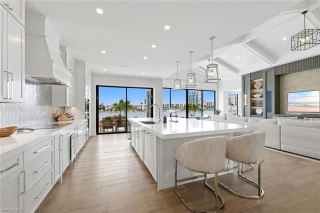 200 Bahia PT, Naples, FL 34103