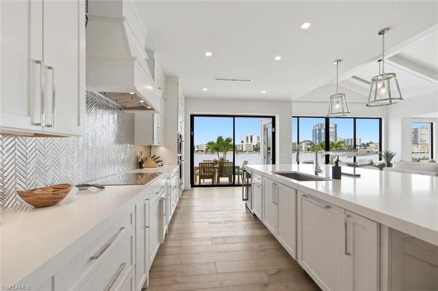200 Bahia PT, Naples, FL 34103