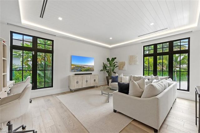 200 Bahia PT, Naples, FL 34103