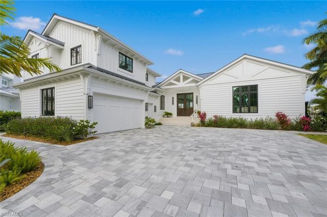 200 Bahia PT, Naples, FL 34103