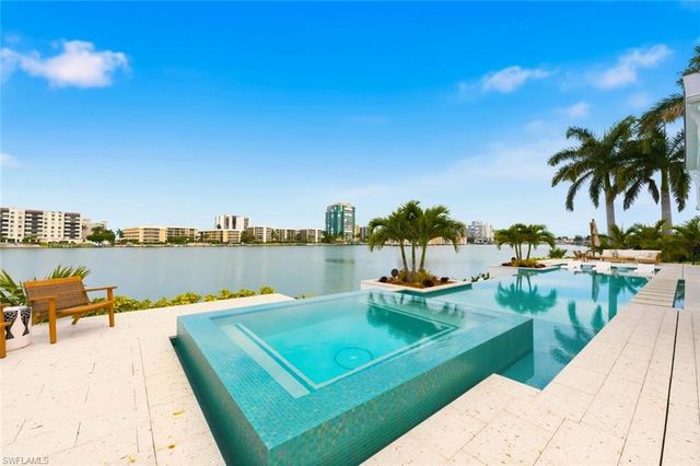 200 Bahia PT, Naples, FL 34103