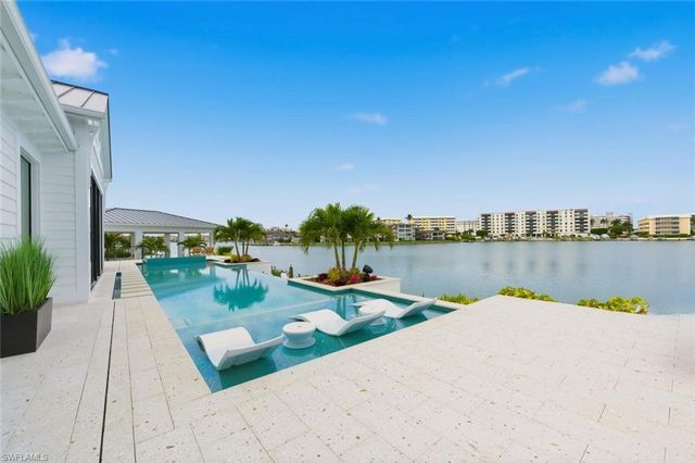 200 Bahia PT, Naples, FL 34103