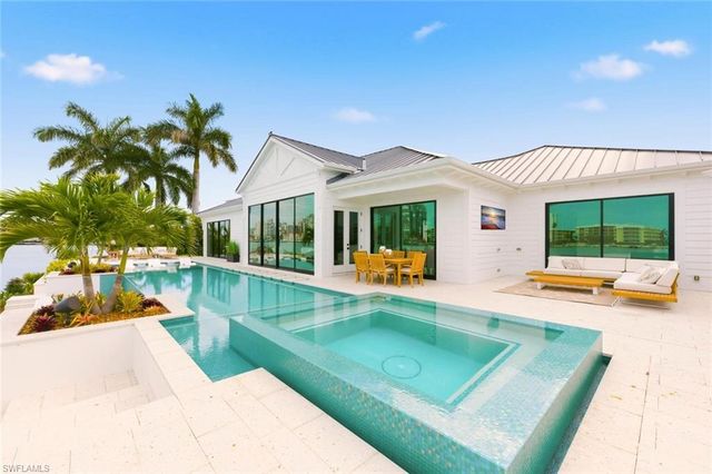 200 Bahia PT, Naples, FL 34103
