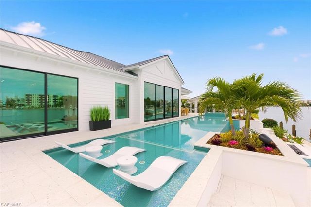 200 Bahia PT, Naples, FL 34103