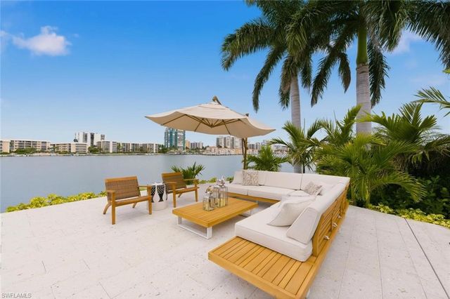 200 Bahia PT, Naples, FL 34103