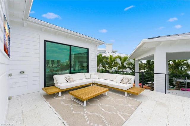 200 Bahia PT, Naples, FL 34103