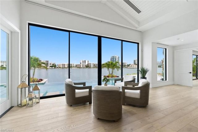 200 Bahia PT, Naples, FL 34103