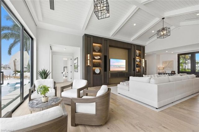 200 Bahia PT, Naples, FL 34103