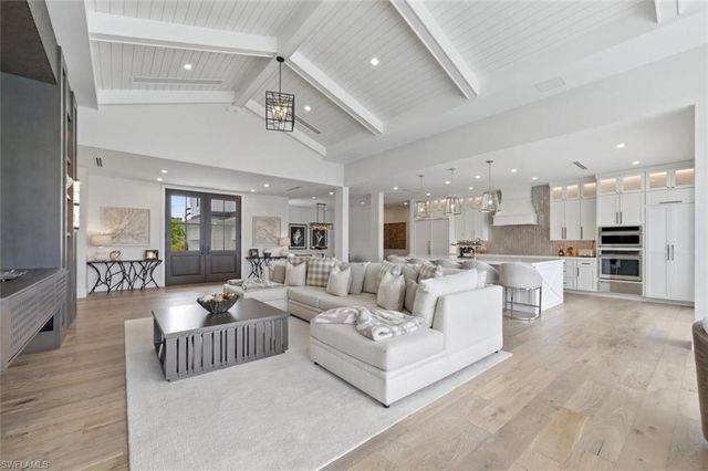 200 Bahia PT, Naples, FL 34103