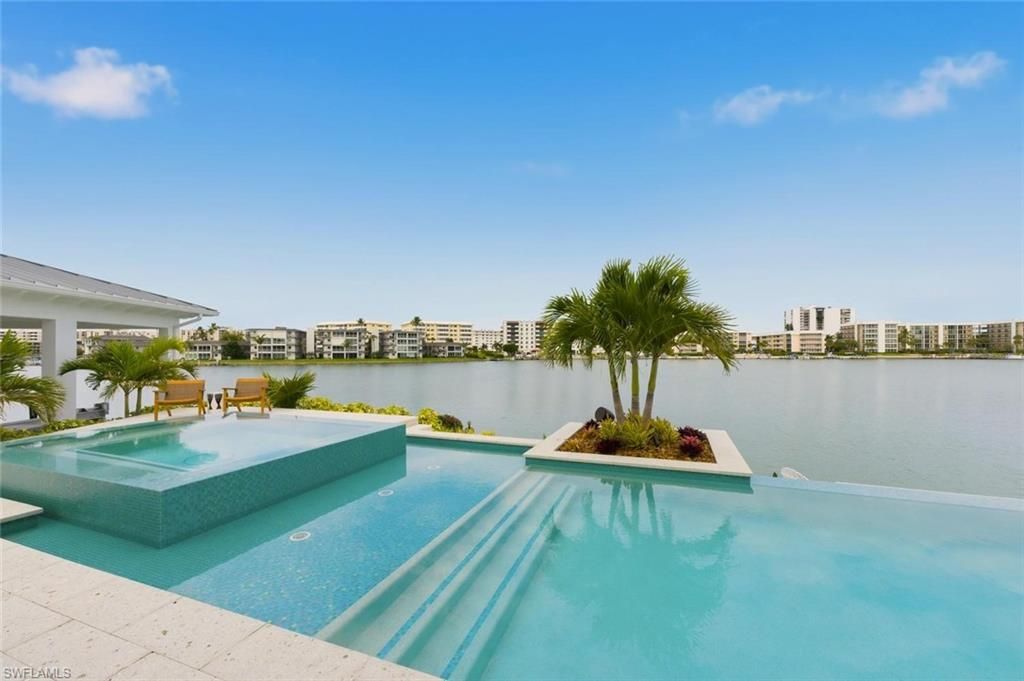 200 Bahia PT, Naples, FL 34103