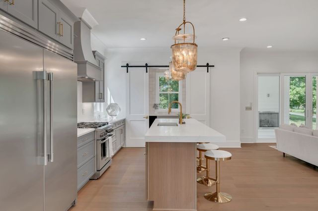 5441 Wakefield Dr, Nashville, TN 37220