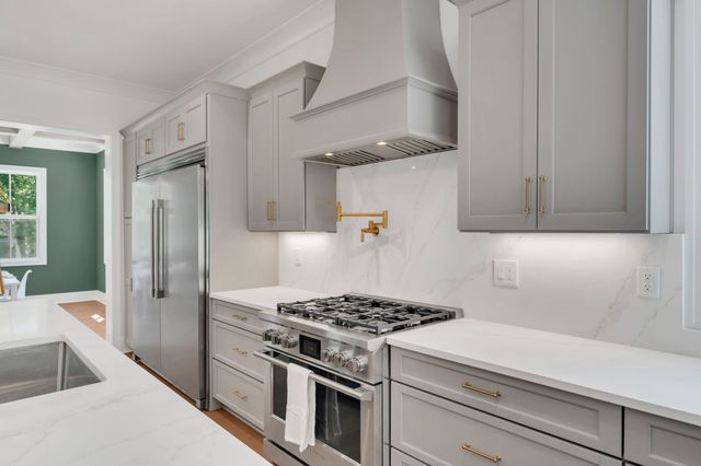 5441 Wakefield Dr, Nashville, TN 37220