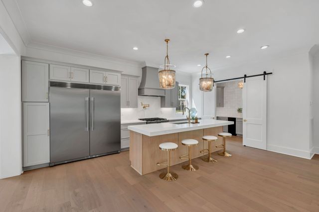 5441 Wakefield Dr, Nashville, TN 37220