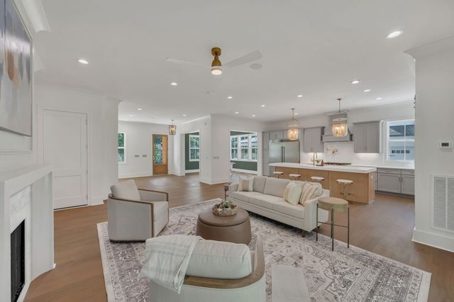 5441 Wakefield Dr, Nashville, TN 37220