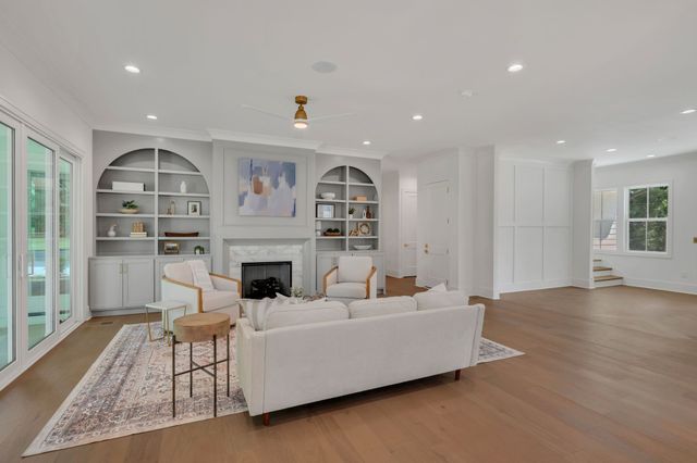 5441 Wakefield Dr, Nashville, TN 37220