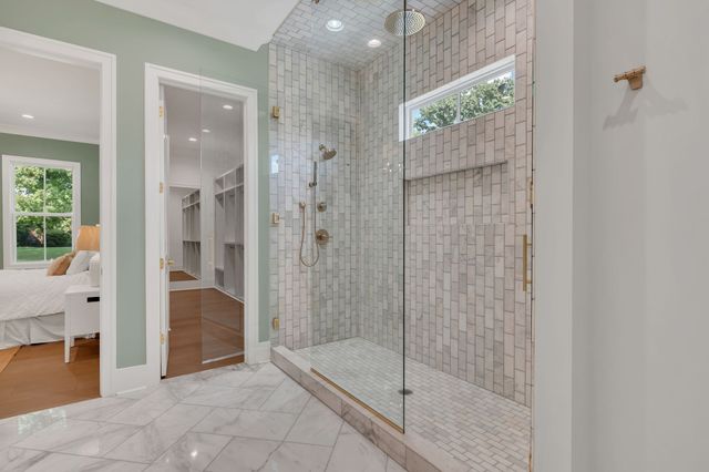 5441 Wakefield Dr, Nashville, TN 37220