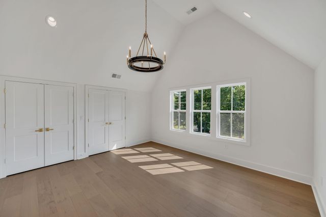 5441 Wakefield Dr, Nashville, TN 37220