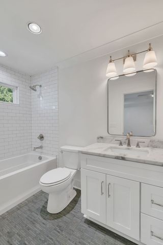 5441 Wakefield Dr, Nashville, TN 37220