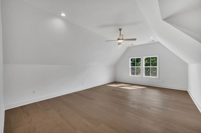 5441 Wakefield Dr, Nashville, TN 37220