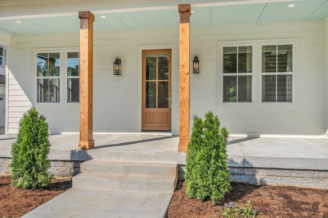 5441 Wakefield Dr, Nashville, TN 37220