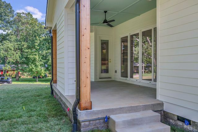 5441 Wakefield Dr, Nashville, TN 37220