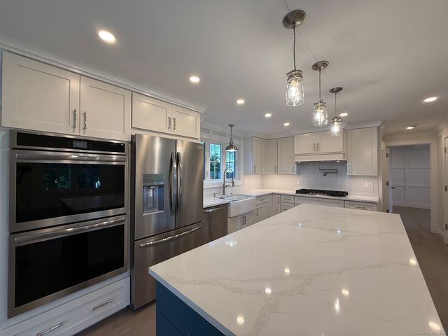 288 Welchs Point Road, Milford, CT 06460