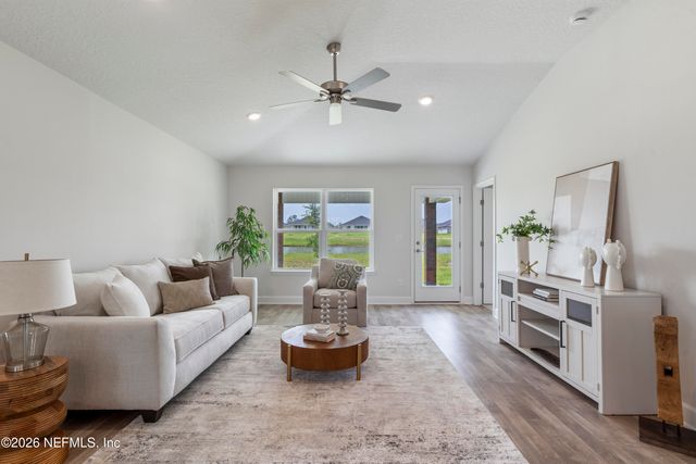 8327 HELMSLEY Boulevard, Jacksonville, FL 32219