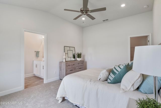 8327 HELMSLEY Boulevard, Jacksonville, FL 32219