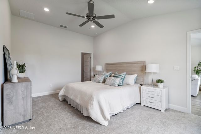 8327 HELMSLEY Boulevard, Jacksonville, FL 32219