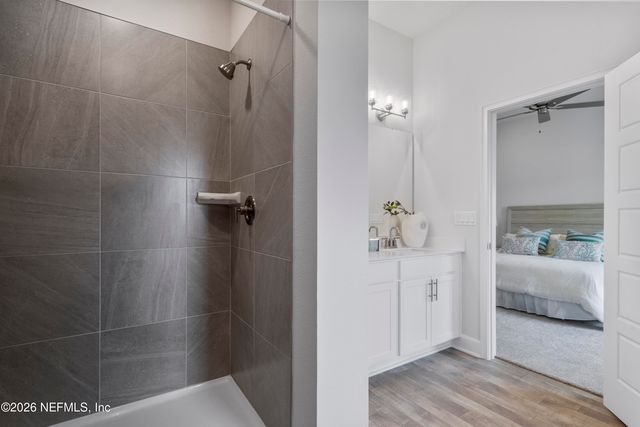 8327 HELMSLEY Boulevard, Jacksonville, FL 32219