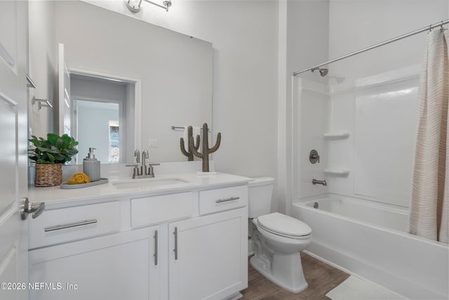 8327 HELMSLEY Boulevard, Jacksonville, FL 32219