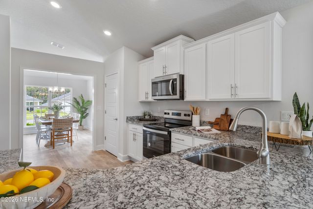 8327 HELMSLEY Boulevard, Jacksonville, FL 32219