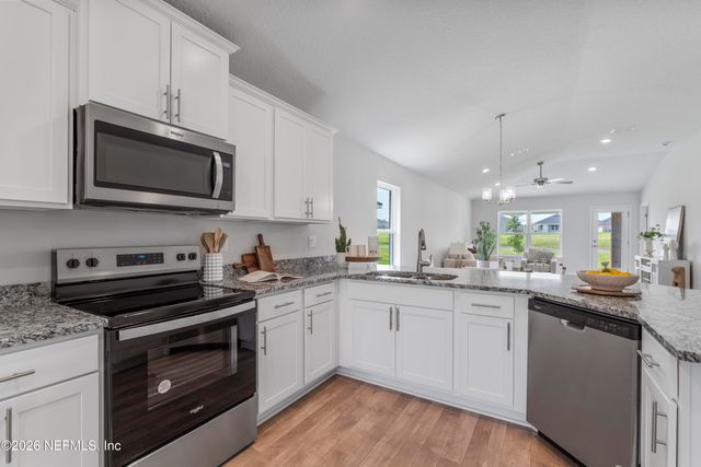 8327 HELMSLEY Boulevard, Jacksonville, FL 32219