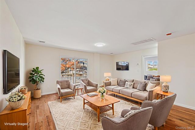 244 Water Lane S, Wantagh, NY 11793