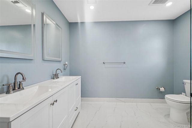 244 Water Lane S, Wantagh, NY 11793