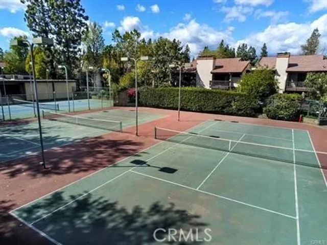 21801 Burbank 83, Woodland Hills, CA 91367