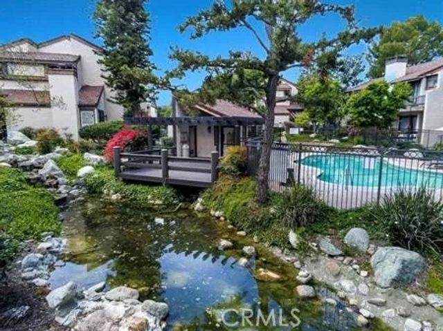 21801 Burbank 83, Woodland Hills, CA 91367
