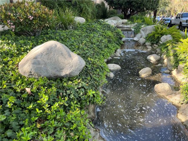 21801 Burbank 83, Woodland Hills, CA 91367