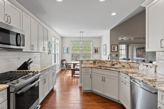 109 Lake Vista CIRCLE, Fontana, WI 53125